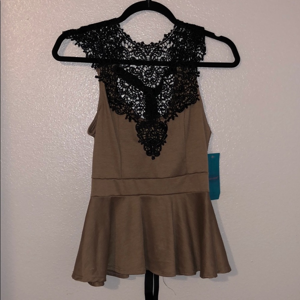 NEW Taupe top